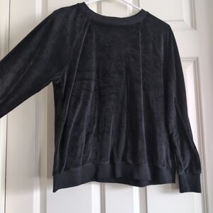 Black velour crewneck long sleeve